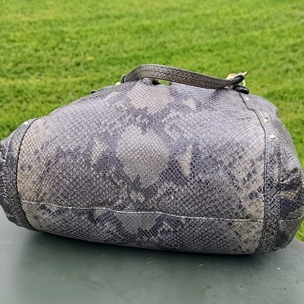 Coach Light Grey/Beige Python Embossed Leather Shoulder Tote Bag - Picture 5 of 15